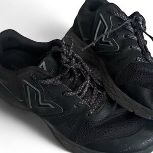 VIONIC Women's Miles Walking black tennis Shoes 9.5W wide orthopedics